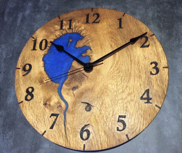 IMG_3069 blue clock